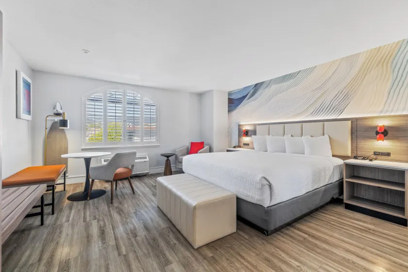 Hotel Skye San Francisco Airport SFO FREE SHUTTLE AND BREAKFAST! - Image 1
