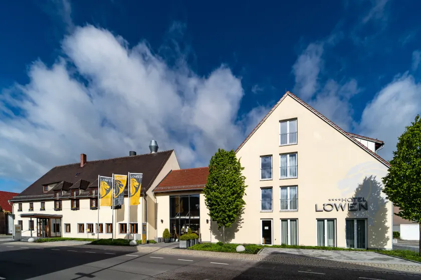 Hotel & Gasthof Löwen - Image 1
