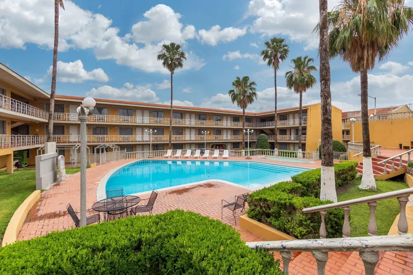 Quality Inn Piedras Negras - Image 1