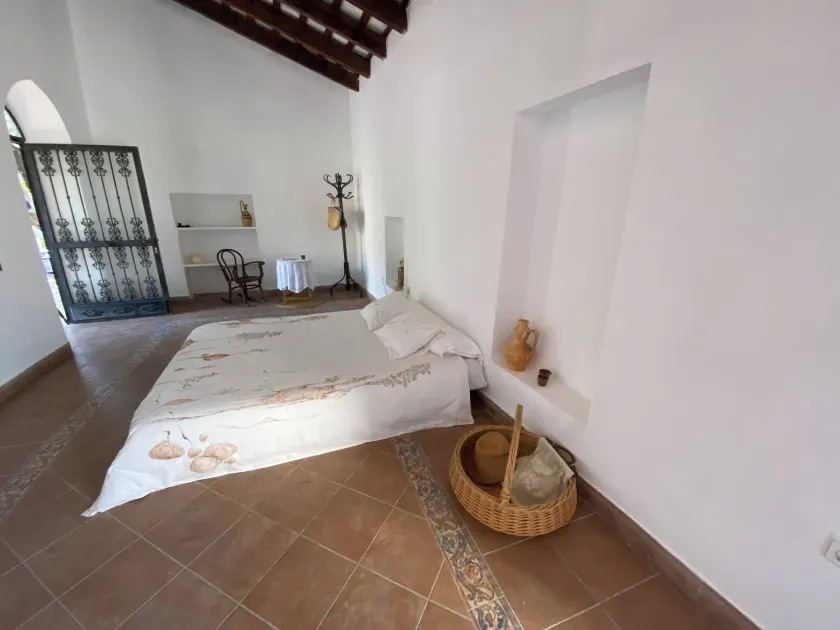 Room-magnolia Loft A Spacious, Authent - Image 1