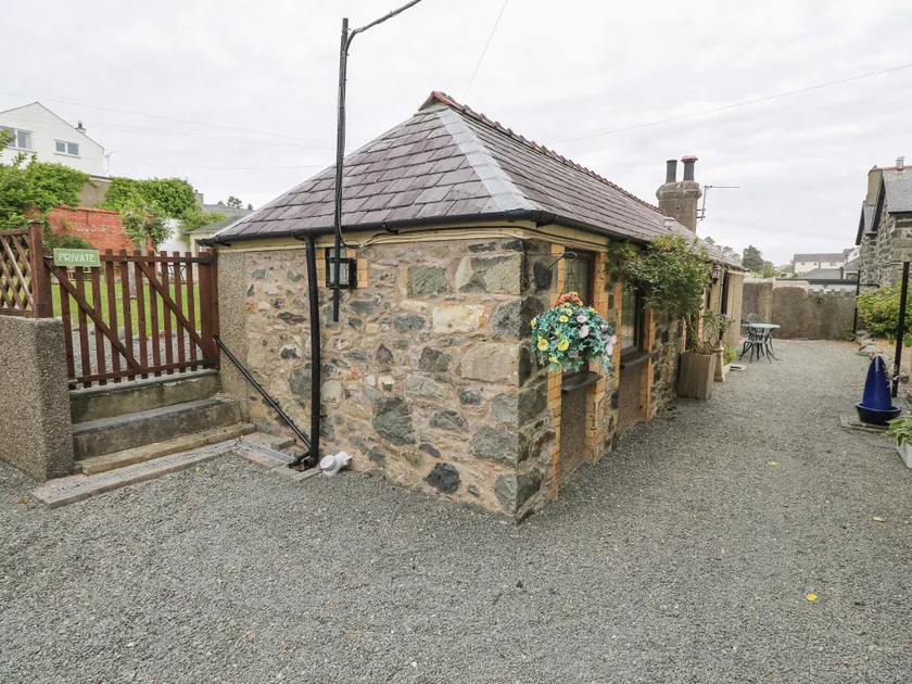 Fir Tree Cottage - Image 1