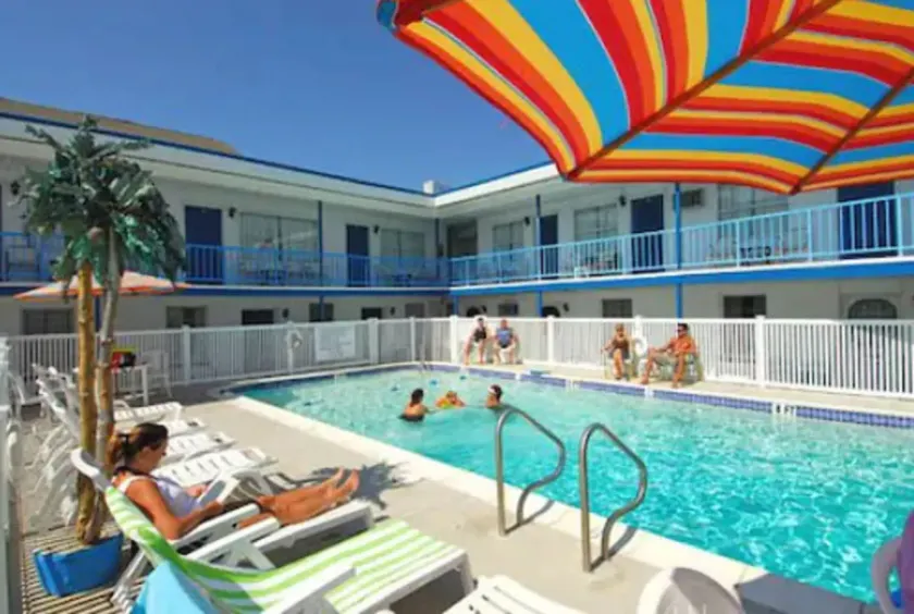 White Caps Motel - Image 1