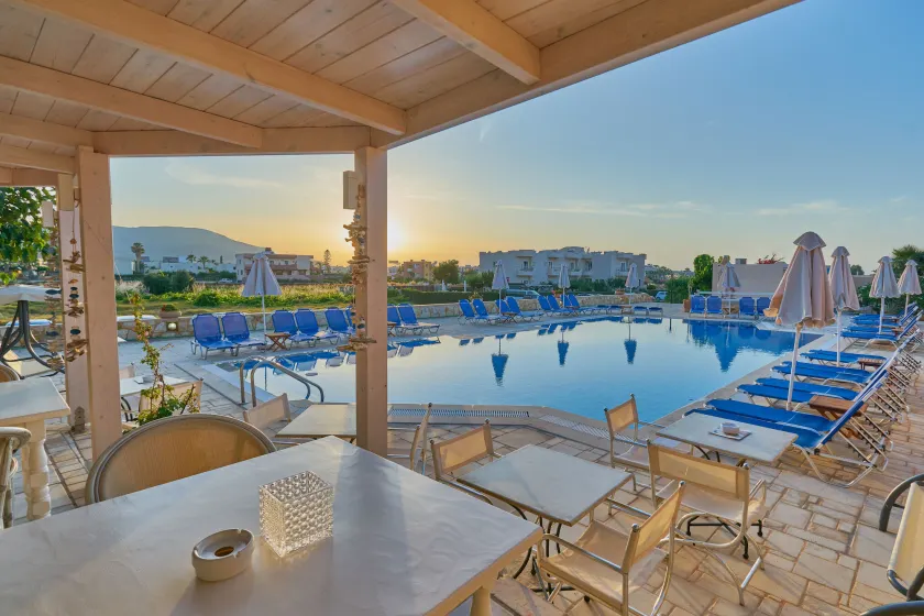 Golden Bay Apartments-Garden Haven - Image 1