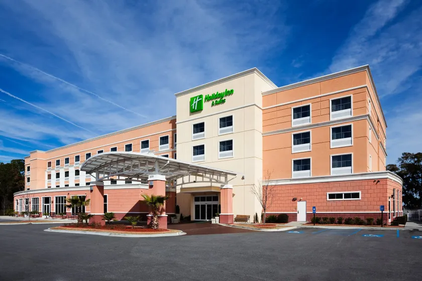 Holiday Inn Hotel & Suites Beaufort at Highway 21 by IHG - Image 1