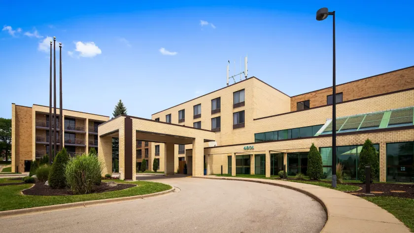 Best Western East Towne Suites - Image 1