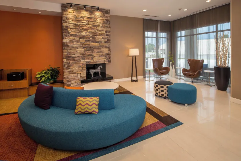 Fairfield Inn & Suites by Marriott Washington - Image 1
