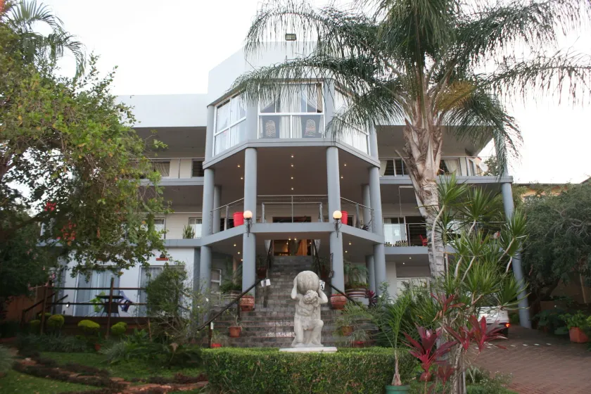 Villa-Candilabra Guesthouse - Image 1
