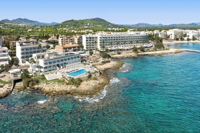 Hotel Atolon & Kaafu Beach Club - Image 1