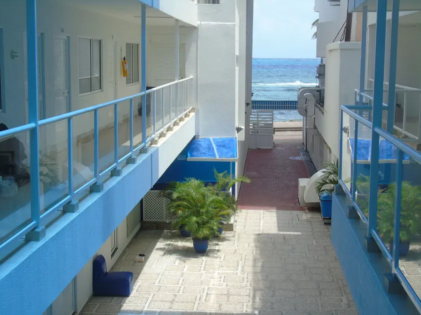 Caribbean Island Hotel - Image 1