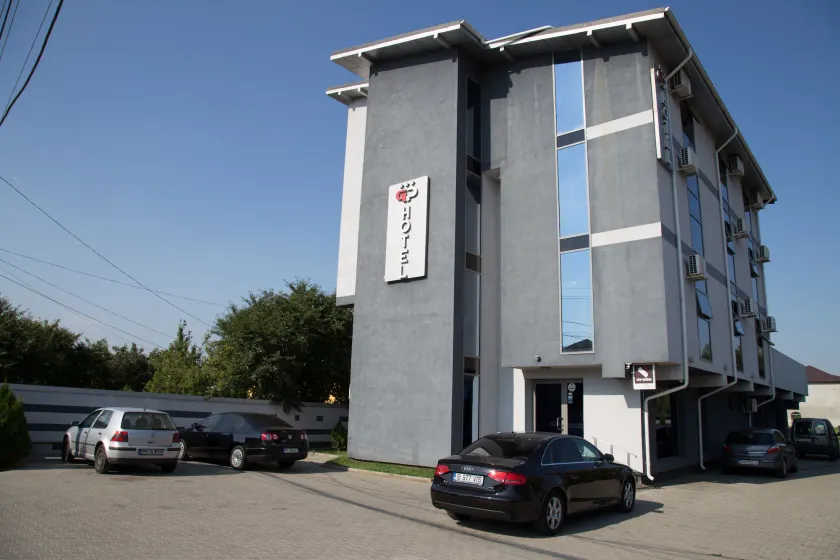 GP Hotel - Image 1
