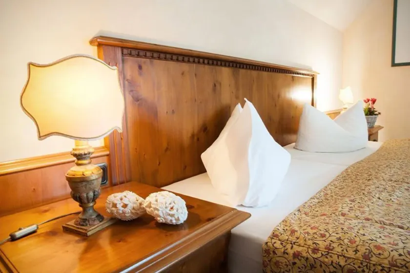 Landgasthof & Hotel Jagdhof - Image 1