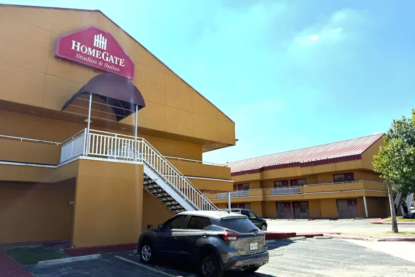 Homegate Studios & Suites San Antonio Medical Center - Image 1
