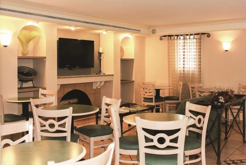 La Quinta Inn by Wyndham Tyler - Image 1