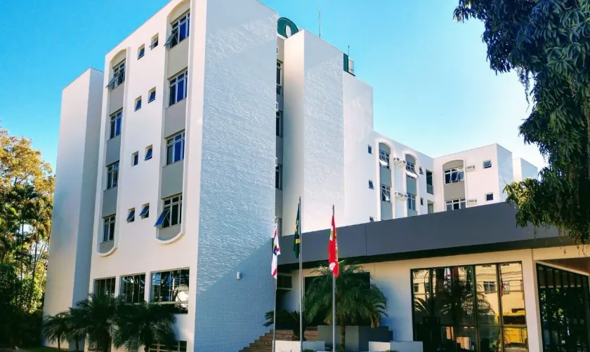 Brisamar Suite Hotel - Image 1