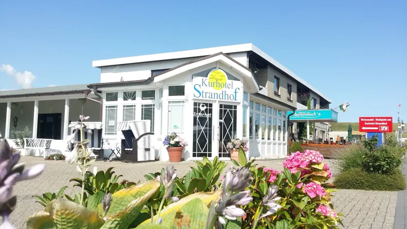 Familien- und Apparthotel Strandhof - Image 1