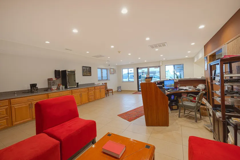 Harlan Inn and Suites By OYO Harlan - Lobby