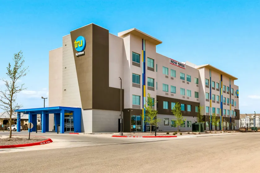 Tru By Hilton Midland - Image 1