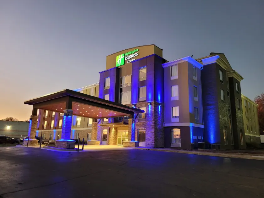 Holiday Inn Express & Suites Starkville by IHG - Image 1