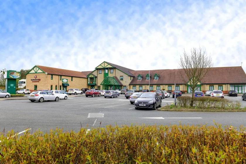 Best Western Plus Bentley Hotel - Image 1