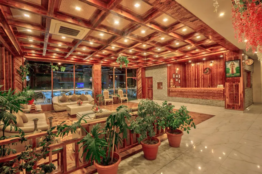 Snow Flakes Resort And Spa Centrally Heated Luxury Resort - Hall
