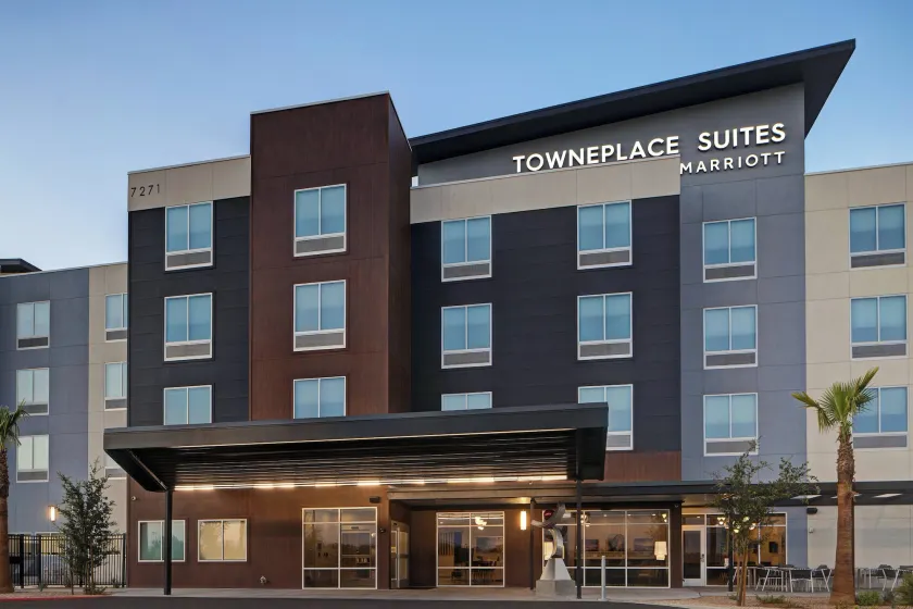 TownePlace Suites by Marriott Phoenix Glendale Sports & Entertainment District - Image 1