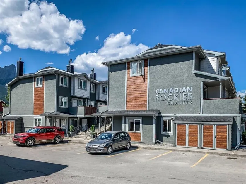 Canadian Rockies Chalets by Trilink - 2 & 3 Bedroom Condos - Self Check-In - Walking Distance to Downtown - Free Parking - Pet-Friendly - No AC - Image 1
