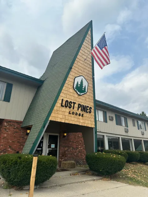 Lost Pines Lodge - Image 1