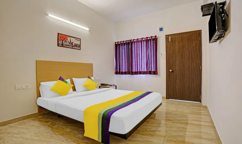 Itsy Hotels Flowers Park - Image 1