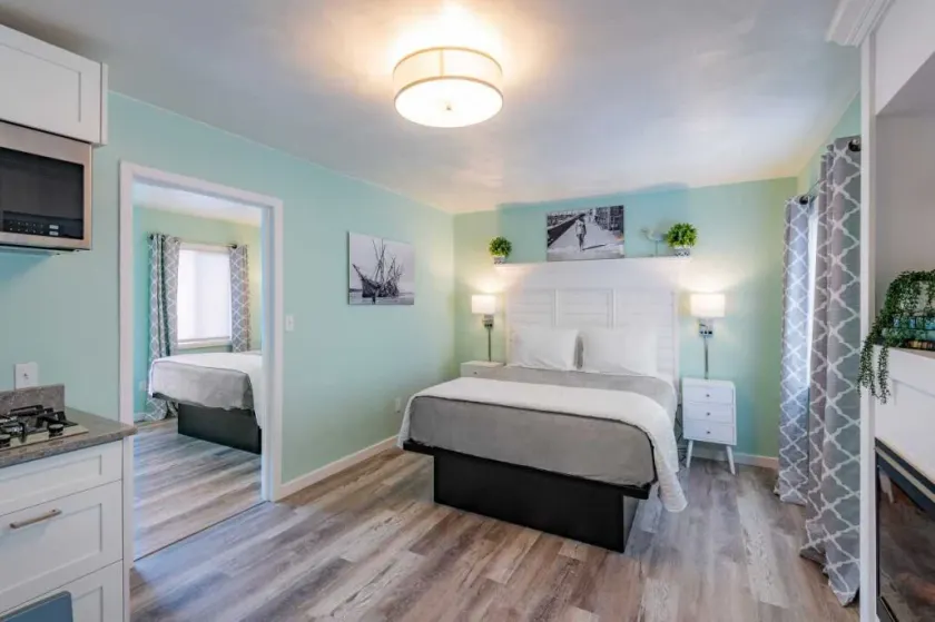 Beachside Inn - Image 1