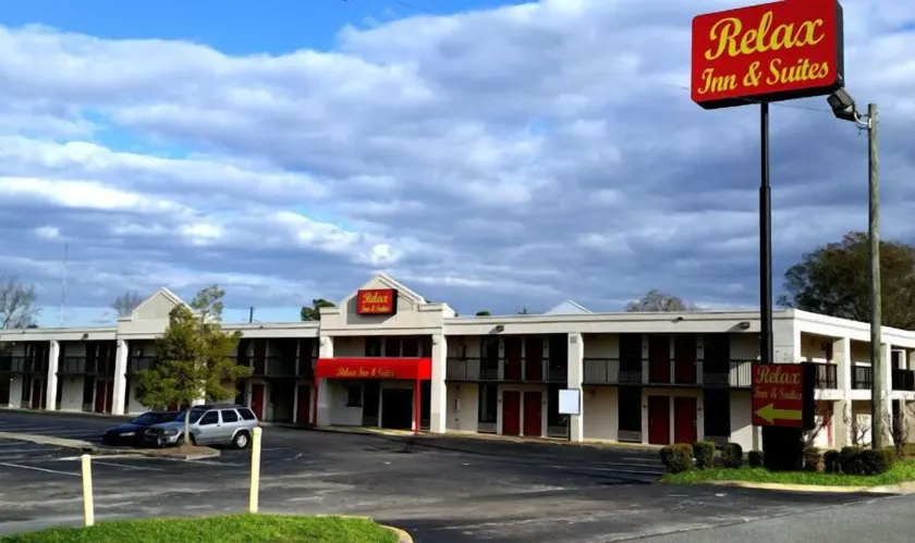 Relax Inn & Suites - Image 1