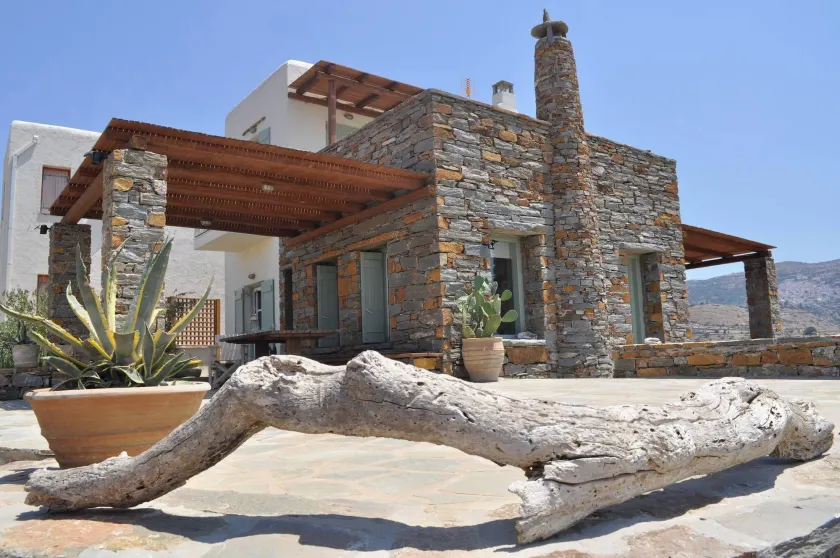 The Hill Top House in Kea - Image 1