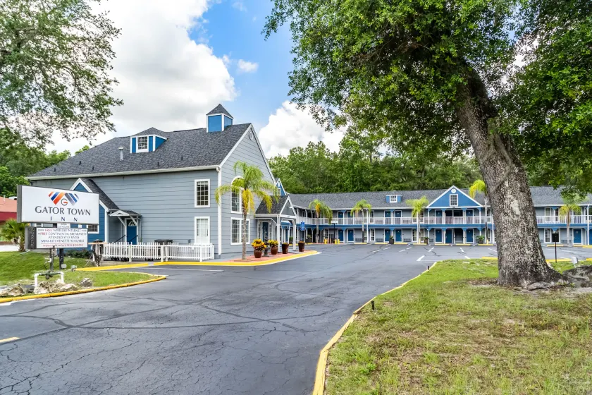 GatorTown Inn - Image 1