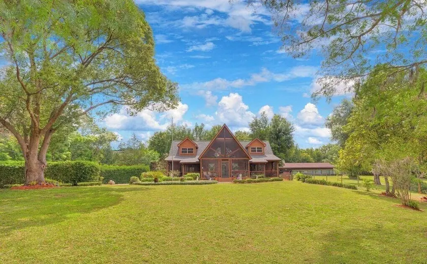 Cabin On The Lake - Image 1