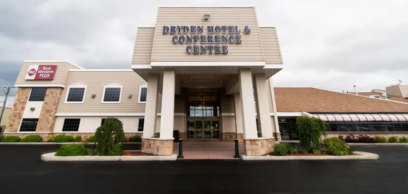 Best Western Plus Dryden Hotel and Conference Centre - Image 1