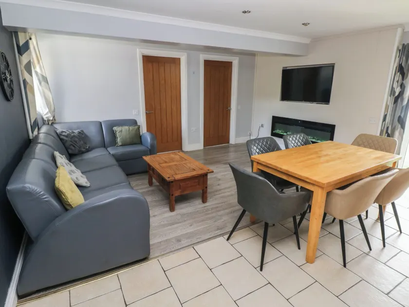 Dylan's Court - Image 1