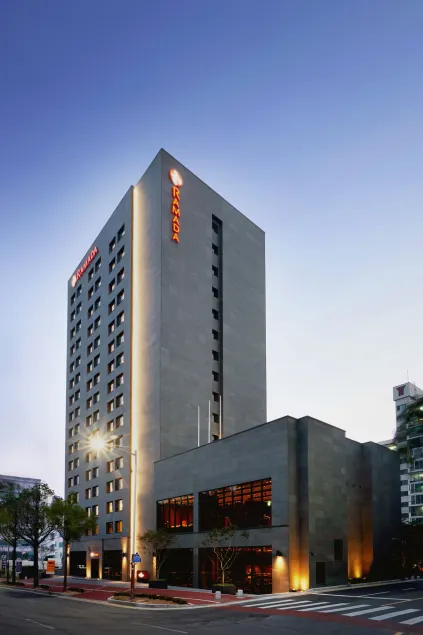 Ramada by Wyndham Gunsan - Image 1