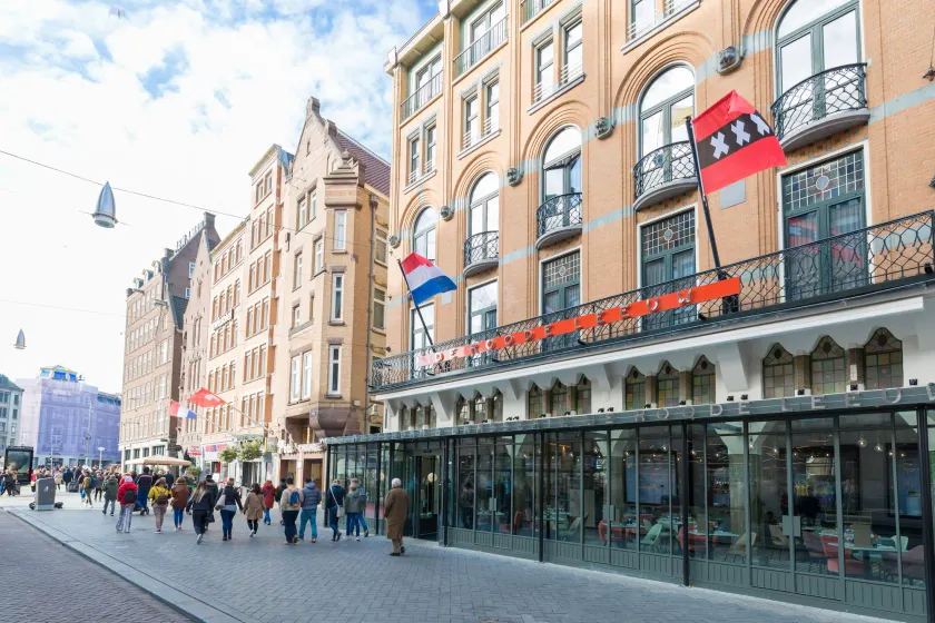 Hotel Amsterdam De Roode Leeuw - Image 1