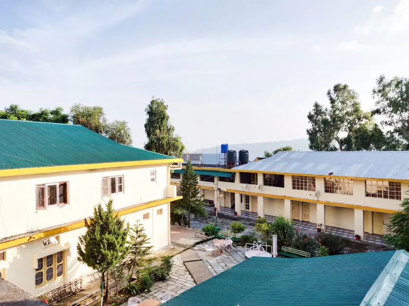 Pops Hotel & Restaurant - Image 1