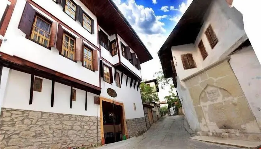 Serbetci Garden Konak - Image 1