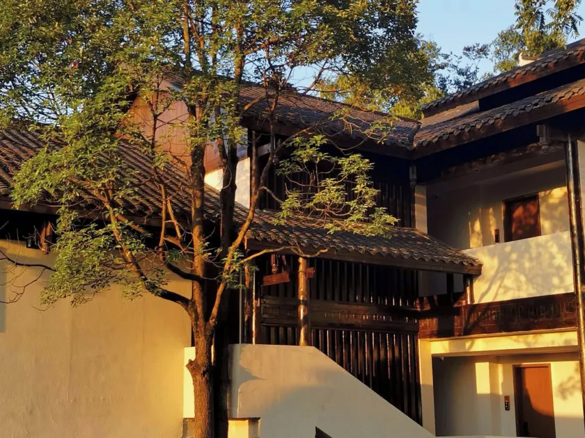 Xunmiri Qinin Villa - Image 1