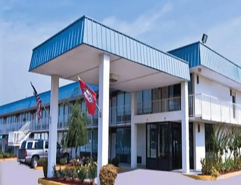 Express Inn West Memphis - Image 1