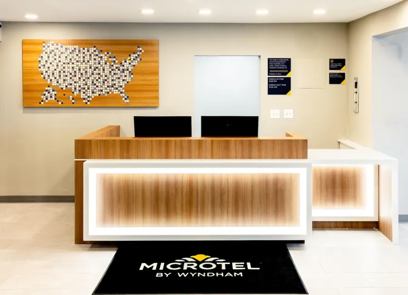 Microtel Inn & Suites by Wyndham Wellsville - Lobby