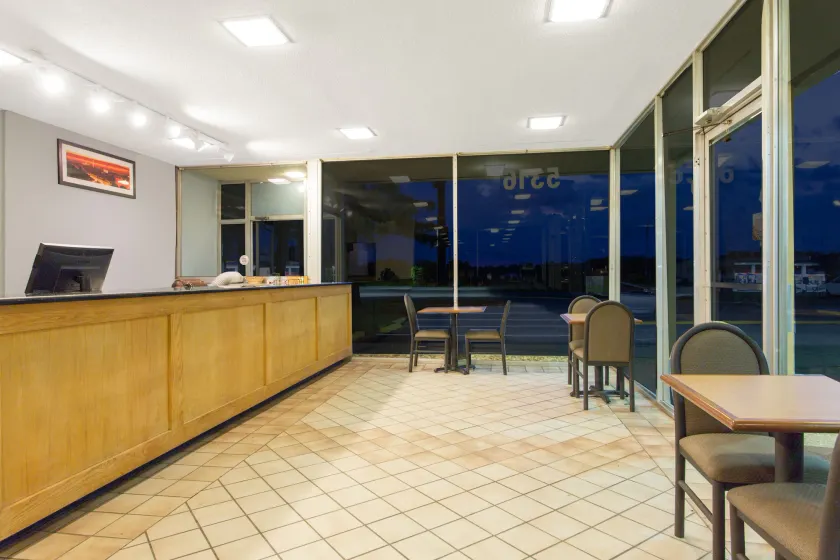 Garden Inn - Image 1