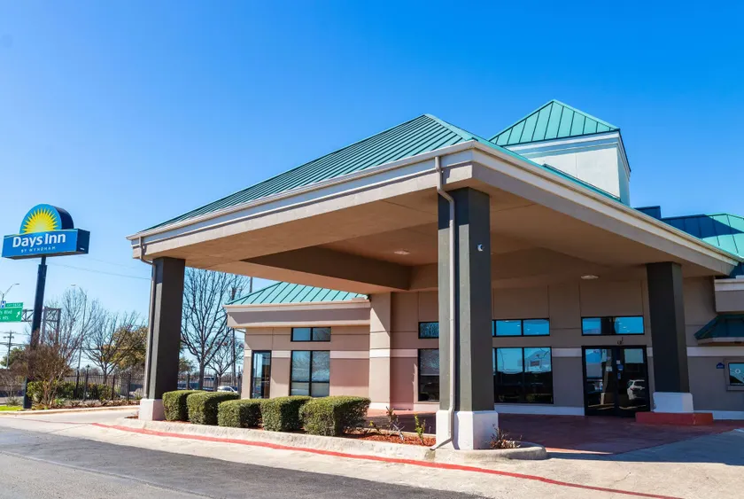 Days Inn by Wyndham N.W. Medical Center - Image 1