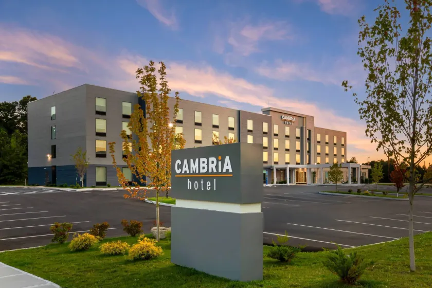 Cambria Hotel & Suites Plymouth - Image 1