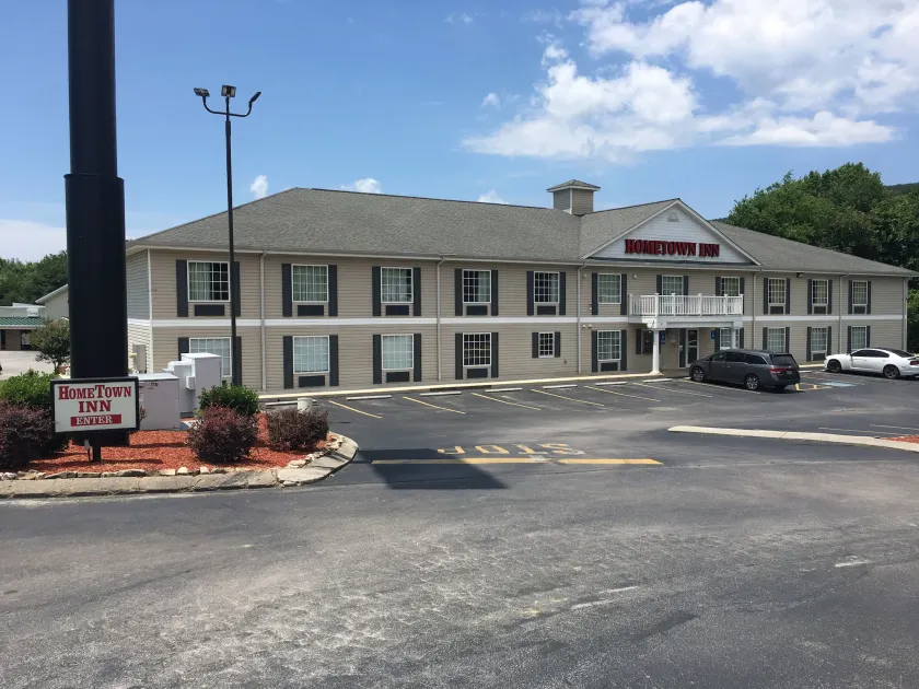 Hometown Inn-Soddy Daisy - Image 1