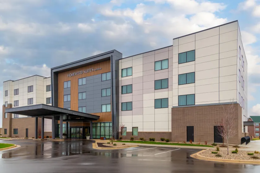 Homewood Suites Holland - Image 1