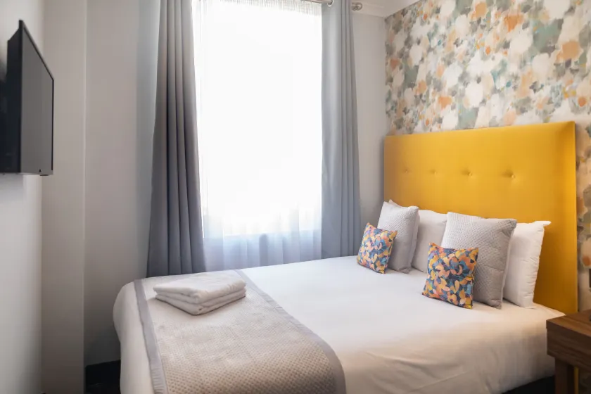Paddington Park Hotel - Image 1
