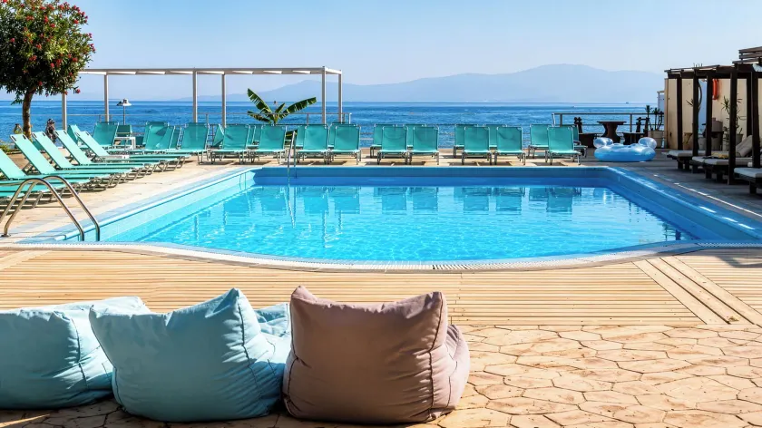 Agnes Beach Hotel Apartments - Image 1