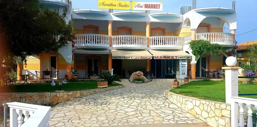 Marathon Studios & Apartments - Image 1
